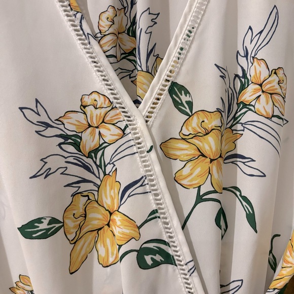 Yellow Floral Peplum-Style V-Neck Blouse - Picture 3 of 6